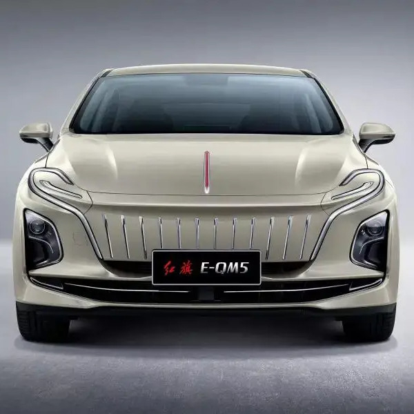HONGQI E-QM5 Plus voiture électrique 620km Long Range Sedan avec L*W*H mm 4988*1875*1470mm