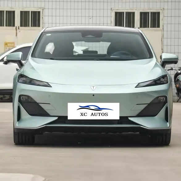 Changan SL03 Shenlan Berline bleu profond 5 sièges 5 portes sièges en cuir voiture à essence pour adultes