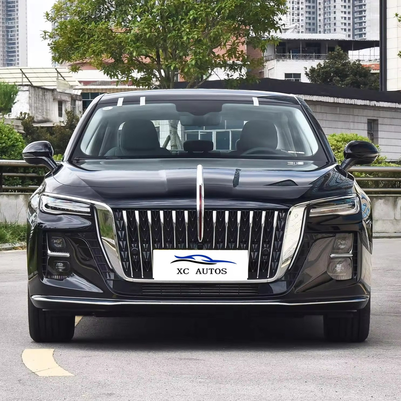 Feuillants à LED Hongqi H5 2.0t 3.0t Automatique Véhicule à carburant ultra longue portée pendant 8 mois