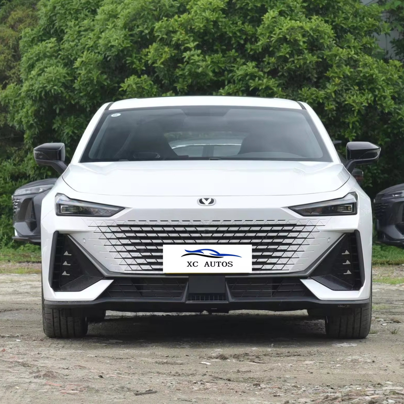 Changan UNI V iDD 1.5t hybride La combinaison parfaite d'efficacité et de performance